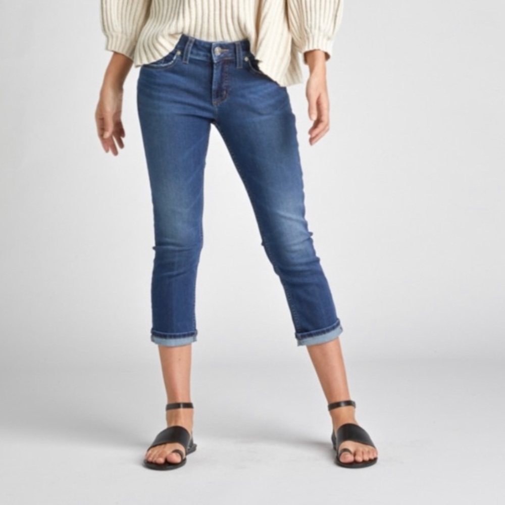 NWT Silver Jeans Elyse Capri Mid Rise Curvy Size 30